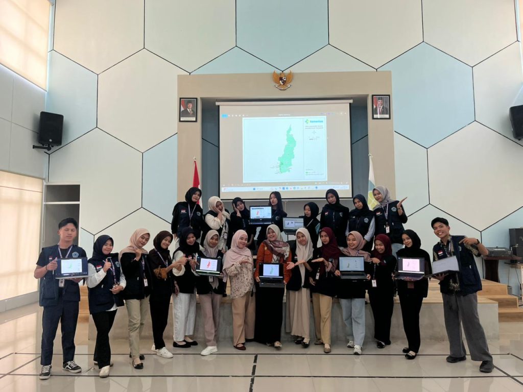 Gambar Suasana Pelatihan Pengenalan Aplikasi QGIS, Jum'at (8/5/2026)