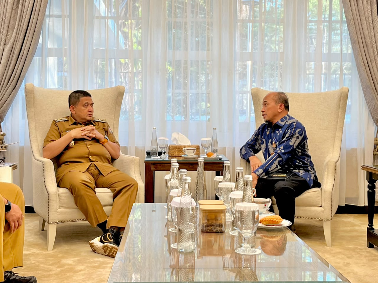 Kepala Balai Labkesmas Makassar, Rustam, S.Si., M.Kes mengadakan audiensi dengan Wali Kota Makassar, Munafri Arifuddin pada Kamis (17/9/2026) dalam rangka penguatan pengawasan kualitas air minum di Kota Makassar.