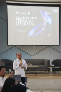 Kepala Balai Labkesmas Makassar, Rustam, S.Si., M.Kes memberikan uraian terkait aplikasi Sipakatau dalam peluncurannya, Kamis (10/9/2026).